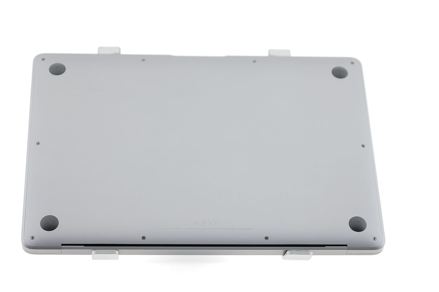 Apple MacBook Air 13″ 2019, i5 1.6 GHz, 8 GB, Intel UHD Graphics 617 128 GB Space Gray - Много добро