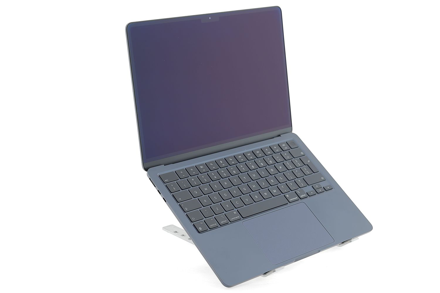 Apple MacBook Air 13″ 2022, M2 8 Cores, 8 GB, 8 core GPU 256 GB Midnight - Ca nou
