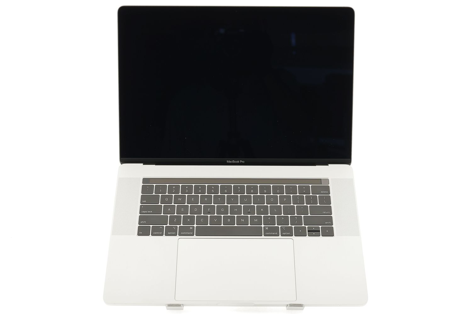 Apple MacBook Pro 15″ Touch Bar 2019, i9 2.4 GHz, 32 GB, AMD Radeon Pro 560x 1 TB Silver - Foarte bun