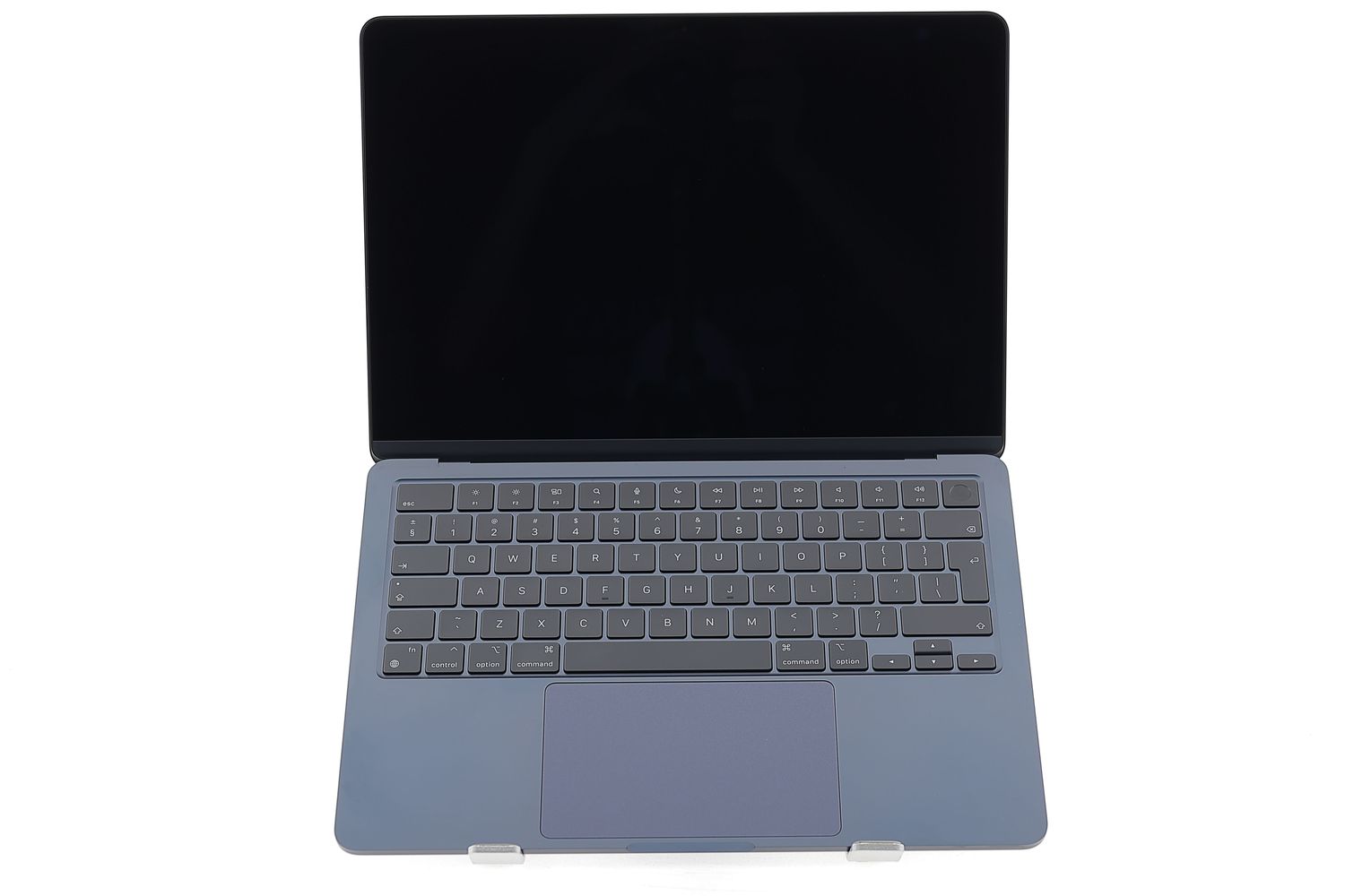 Apple MacBook Air 13″ 2024, M3 8 Cores, 8 GB, 8 core GPU 256 GB Midnight - Újszerű