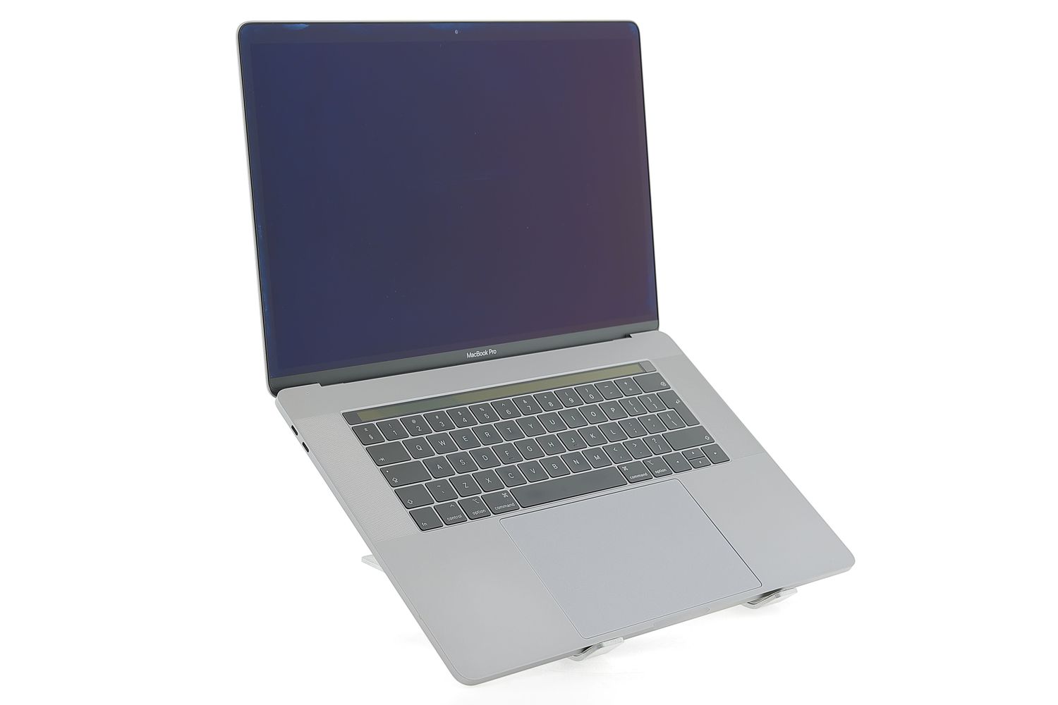 Apple MacBook Pro 15″ Touch Bar 2019, i7 2.6 GHz, 16 GB, AMD Radeon Pro 555X 512 GB Space Gray - Като нов