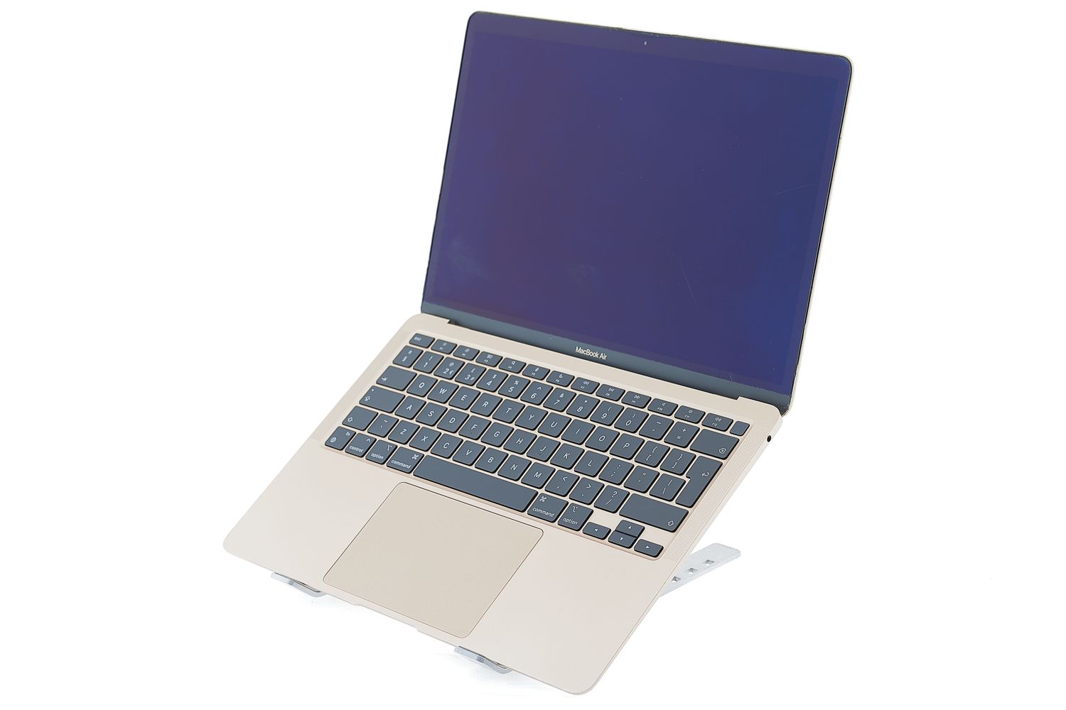 Apple MacBook Air 13″ 2020, i7 1.2 GHz, 8 GB, Intel Iris Plus 256 GB Gold