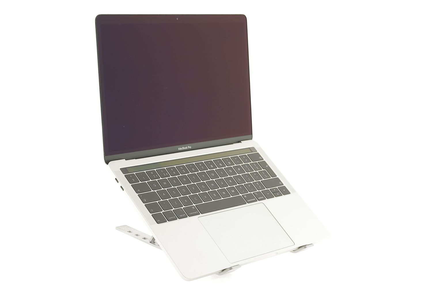 Apple MacBook Pro 13″ Touch Bar 2019, i5 1.4 GHz, 8 GB, Iris Plus Graphics 645 128 GB Silver - Excelent