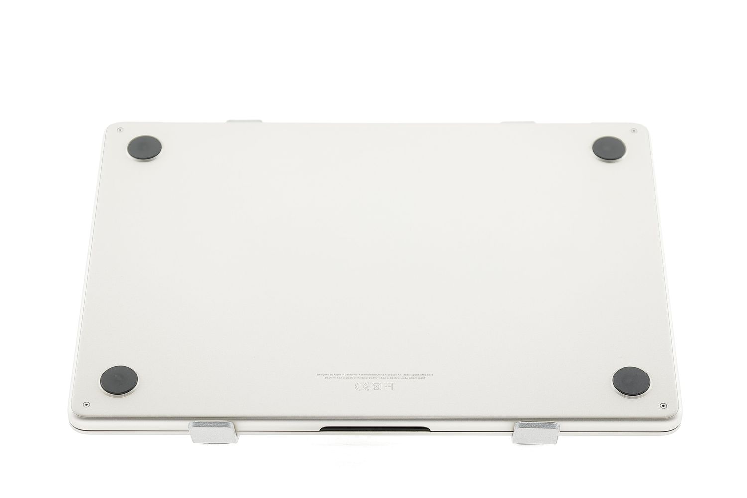 Apple MacBook Air 13″ 2022, M2 8 Cores, 16 GB, 8 core GPU 512 GB Starlight - Kiváló