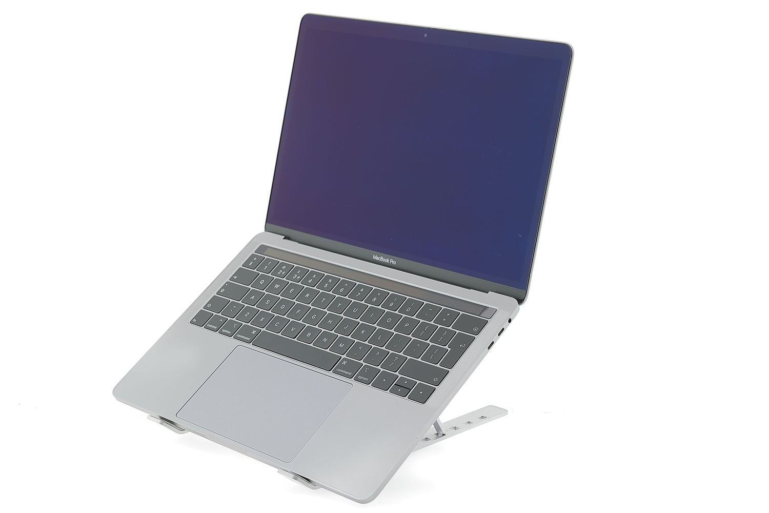Apple MacBook Pro 13″ Touch Bar 2018, i5 2.3 GHz, 8 GB, Intel Iris Plus Graphics 655 256 GB Space Gray - Много добро