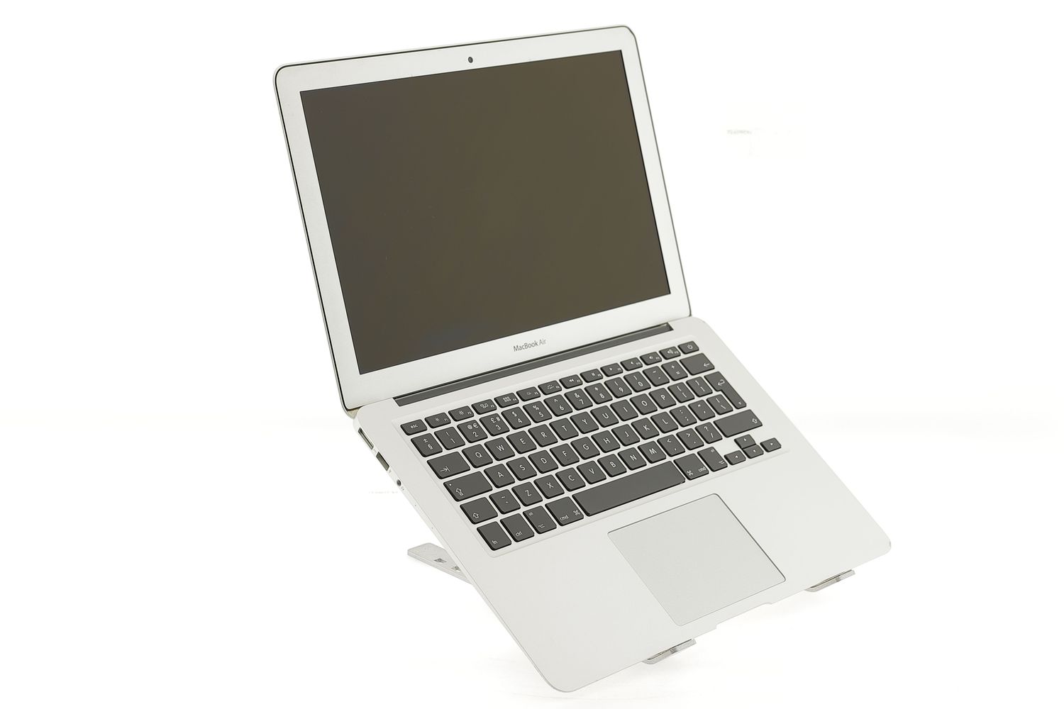 Apple MacBook Air 13″ 2017, i5 1.8 GHz, 8 GB, HD Graphics 6000 128 GB Silver - Bun