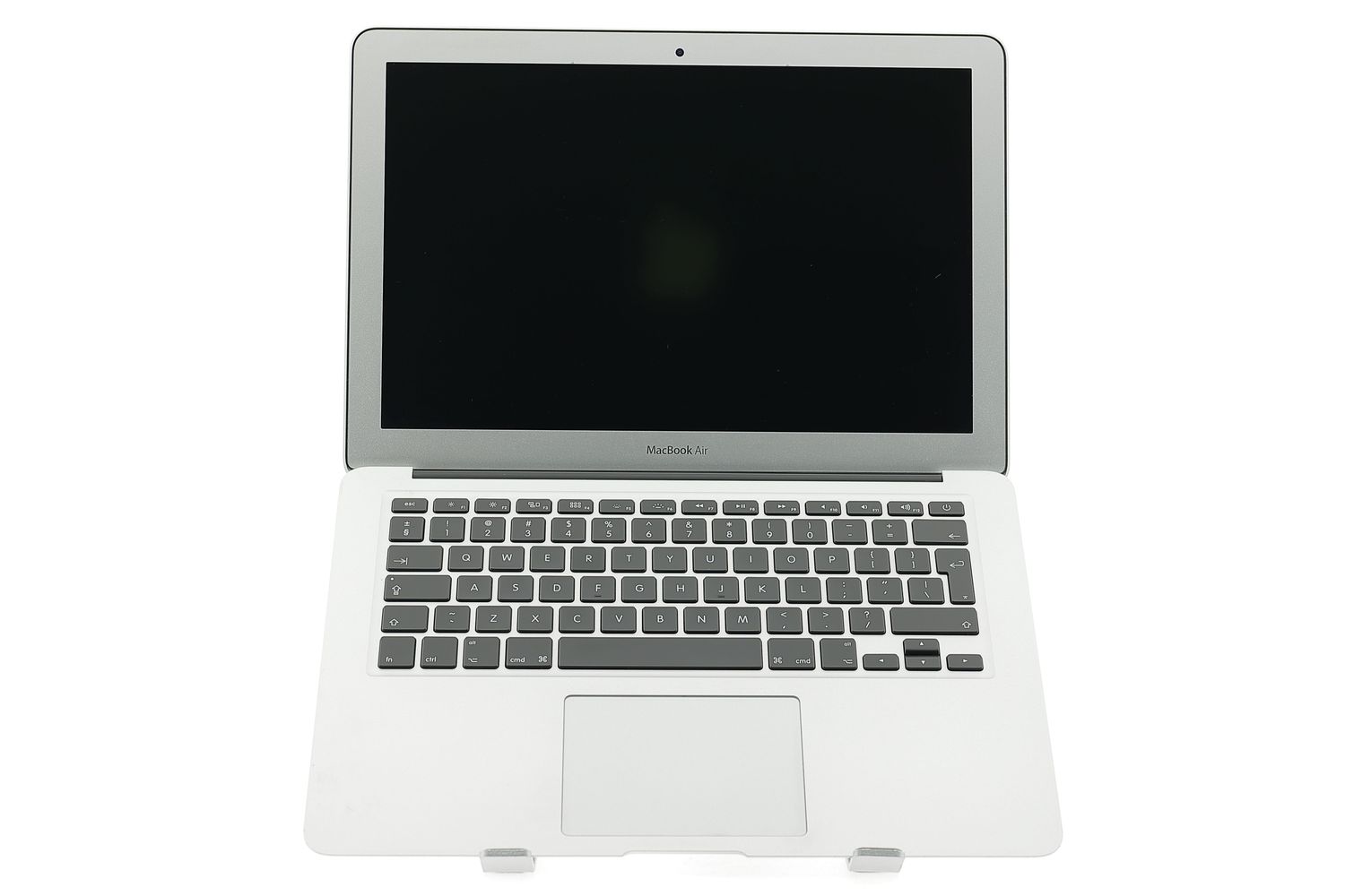 Apple MacBook Air 13″ 2017, i5 1.8 GHz, 8 GB, HD Graphics 6000 128 GB Silver - Много добро