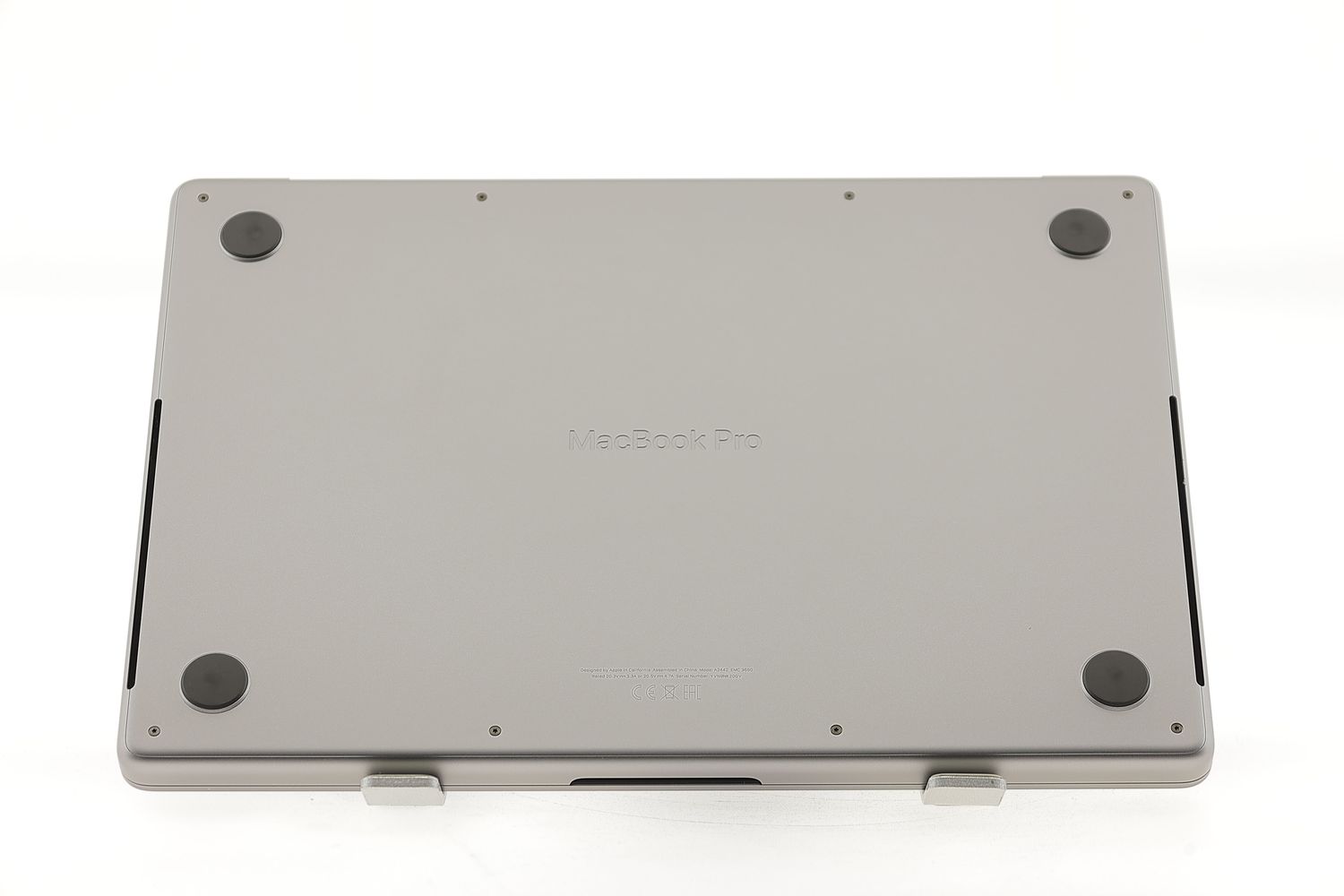 Apple MacBook Pro 14″ 2021, M1 Pro 8 Cores, 16 GB, 14 core GPU 512 GB Space Gray - Като нов