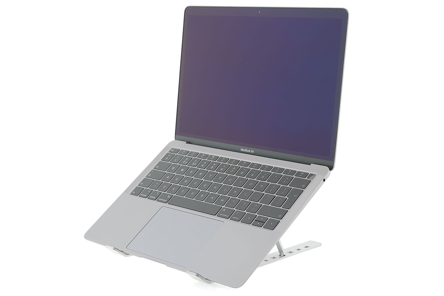 Apple MacBook Air 13″ 2019, i5 1.6 GHz, 8 GB, Intel UHD Graphics 617 128 GB Space Gray - Foarte bun