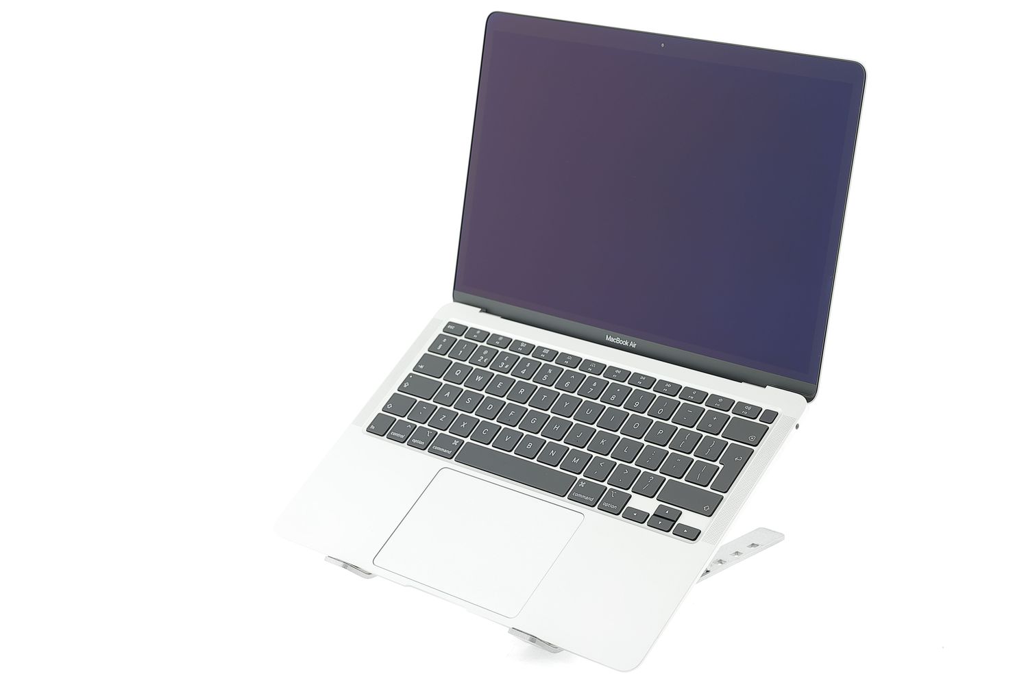 Apple MacBook Air 13″ 2020, i7 1.2 GHz, 8 GB, Intel Iris Plus 256 GB Silver - Отлично