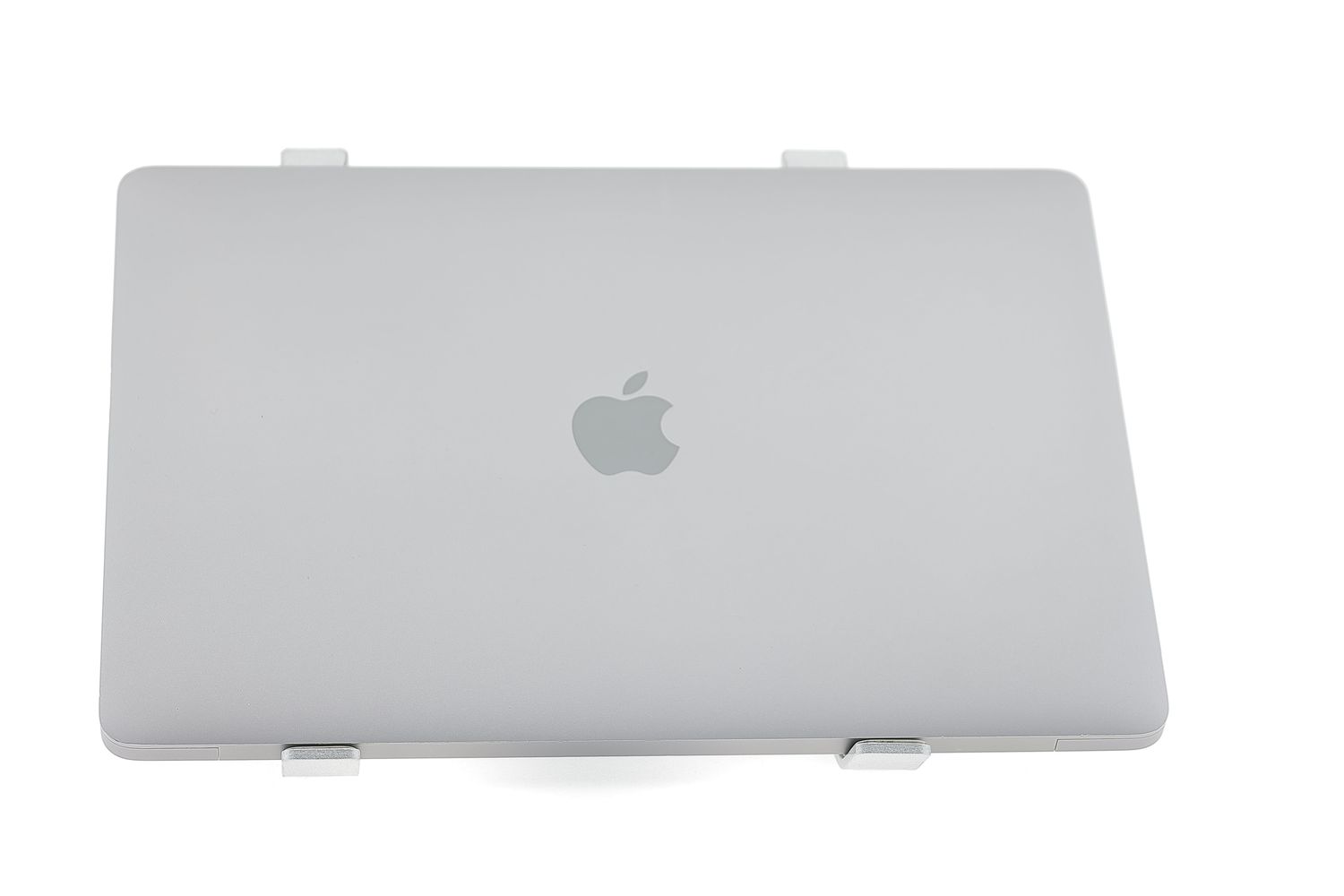 Apple MacBook Air 13″ 2020, M1 8 Cores, 8 GB, 7 core GPU 256 GB Space Gray - Много добро