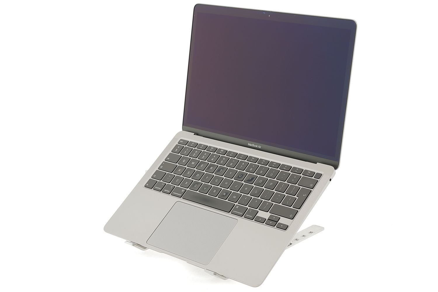 Apple MacBook Air 13″ 2020, i3 1.1 GHz, 8 GB, Intel Iris Plus 256 GB Space Gray - Kiváló