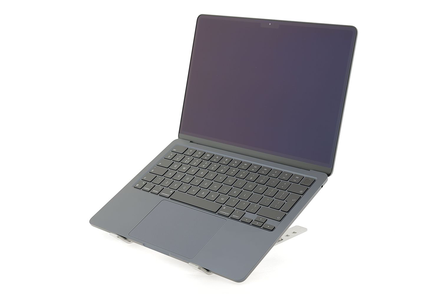 Apple MacBook Air 13″ 2022, M2 8 Cores, 8 GB, 8 core GPU 256 GB Midnight