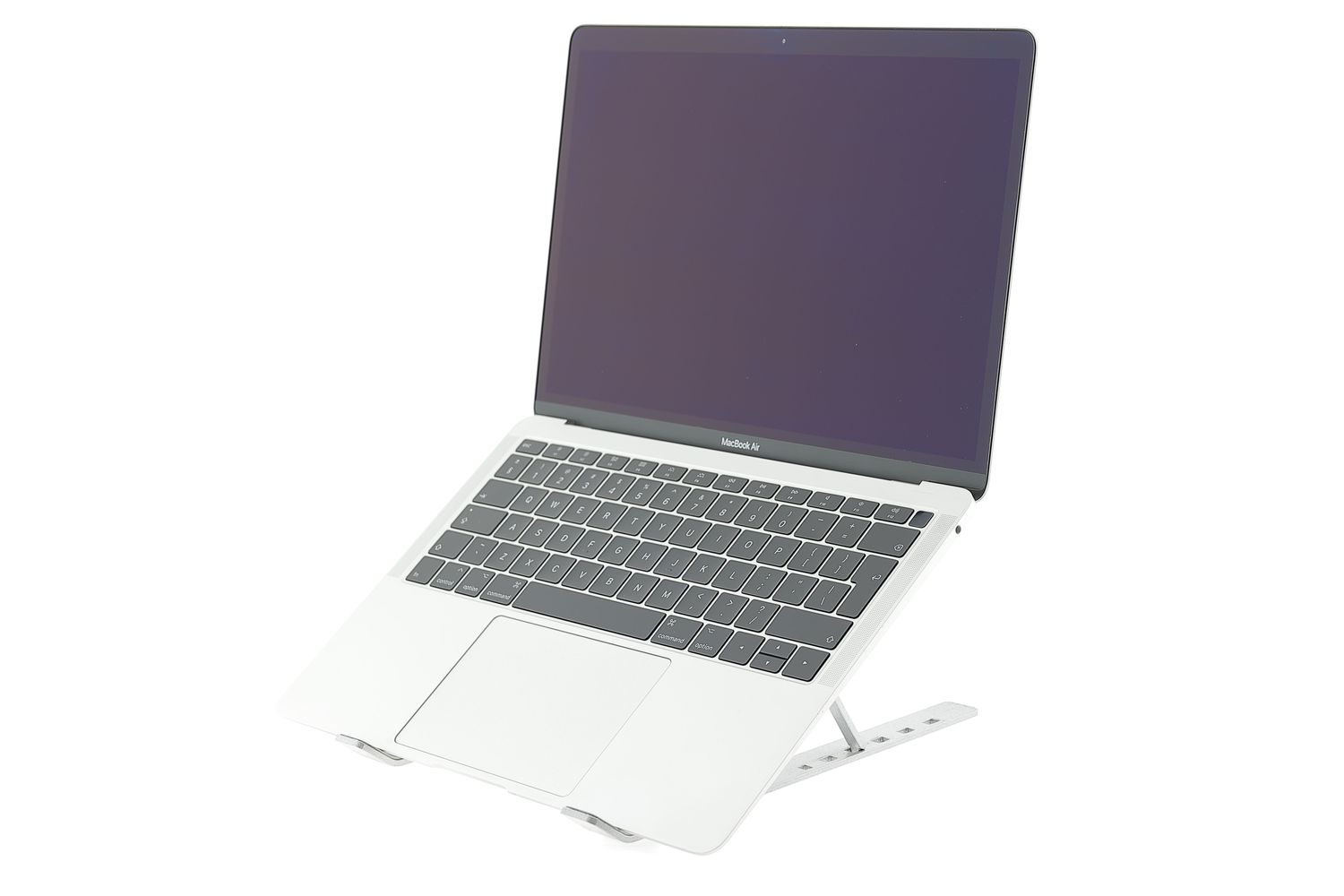 Apple MacBook Air 13″ 2019, i5 1.6 GHz, 8 GB, Intel UHD Graphics 617 128 GB Silver - Ca nou