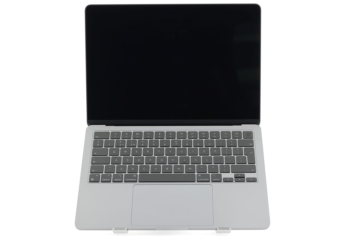 Apple MacBook Air 13″ 2022, M2 8 Cores, 8 GB, 8 core GPU 256 GB Space Gray - Като нов