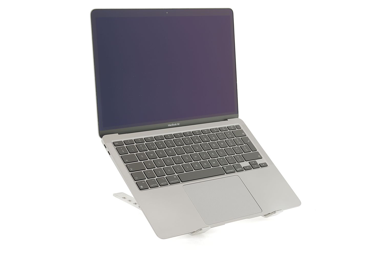 Apple MacBook Air 13″ 2020, i3 1.1 GHz, 8 GB, Intel Iris Plus 256 GB Space Gray - Kiváló