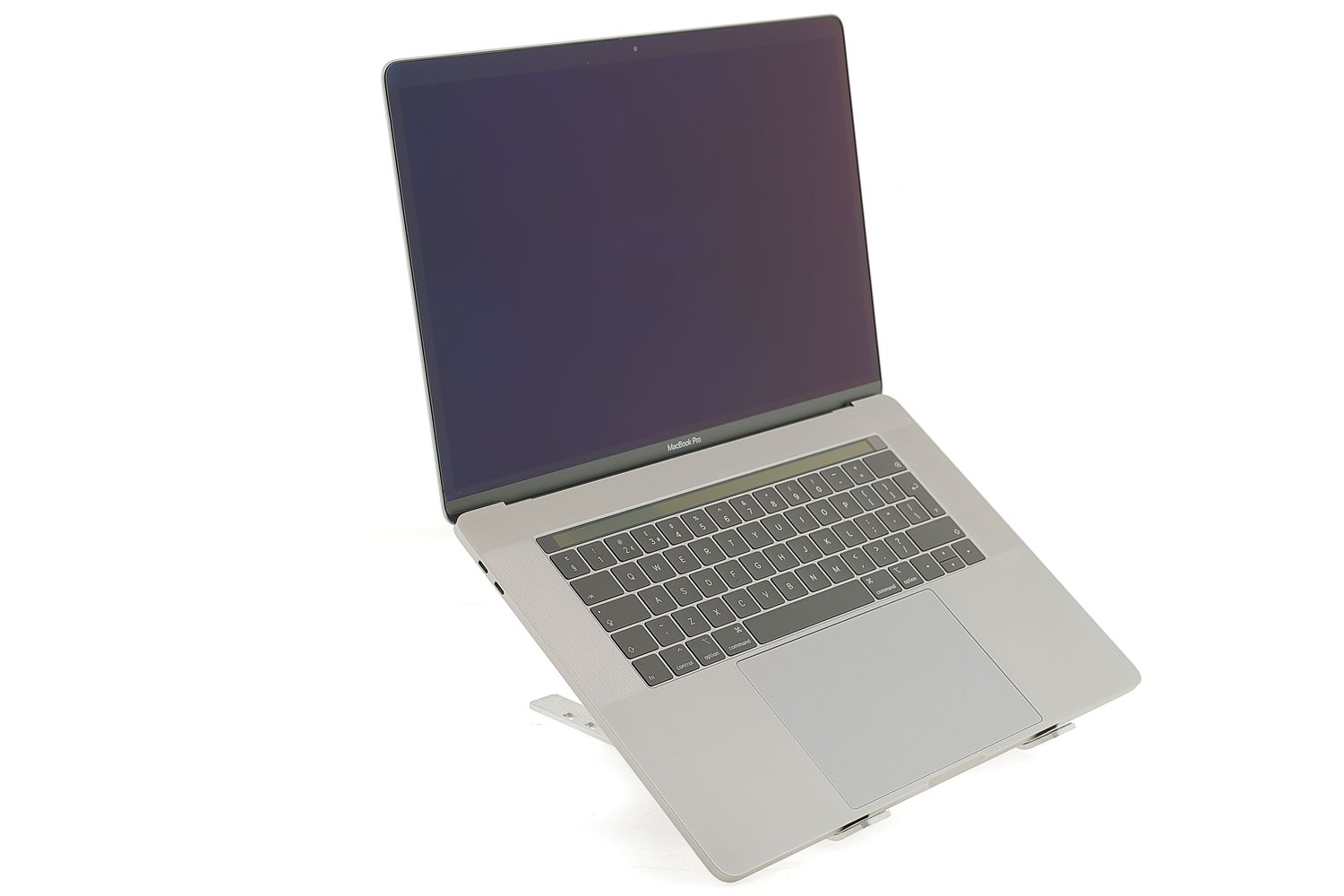 Apple MacBook Pro 15″ Touch Bar 2019, i9 2.3 GHz, 16 GB, AMD Radeon Pro 560X 512 GB Space Gray - Excelent