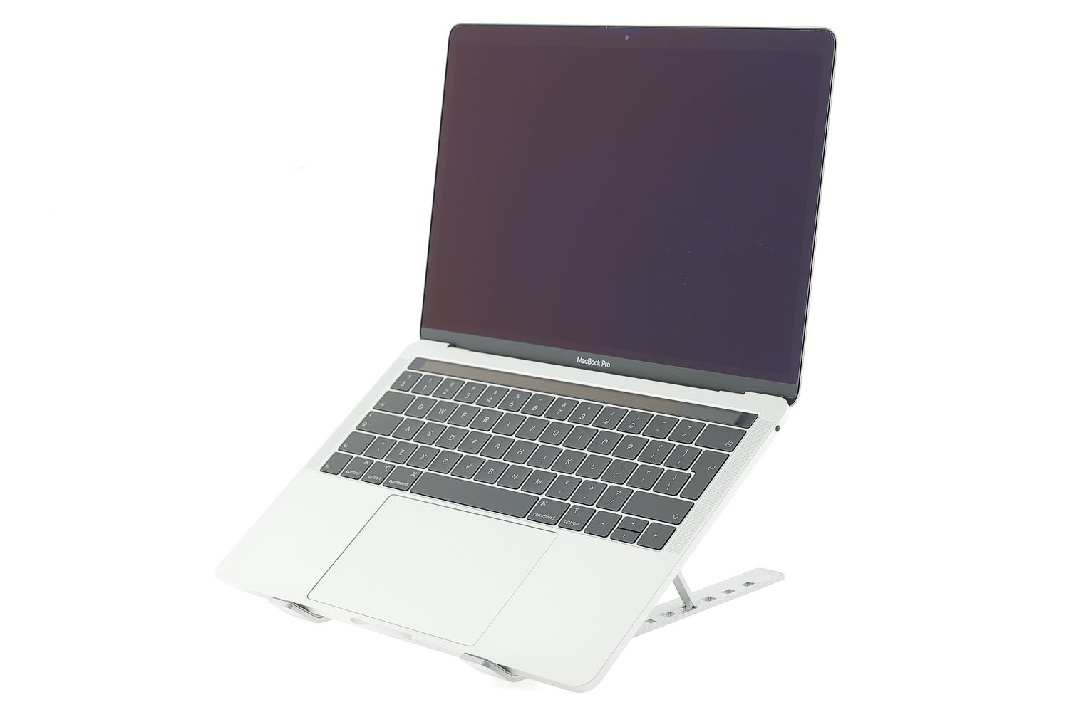Apple MacBook Pro 13″ Touch Bar 2019, i5 1.4 GHz, 8 GB, Iris Plus Graphics 645 256 GB Silver - Foarte bun