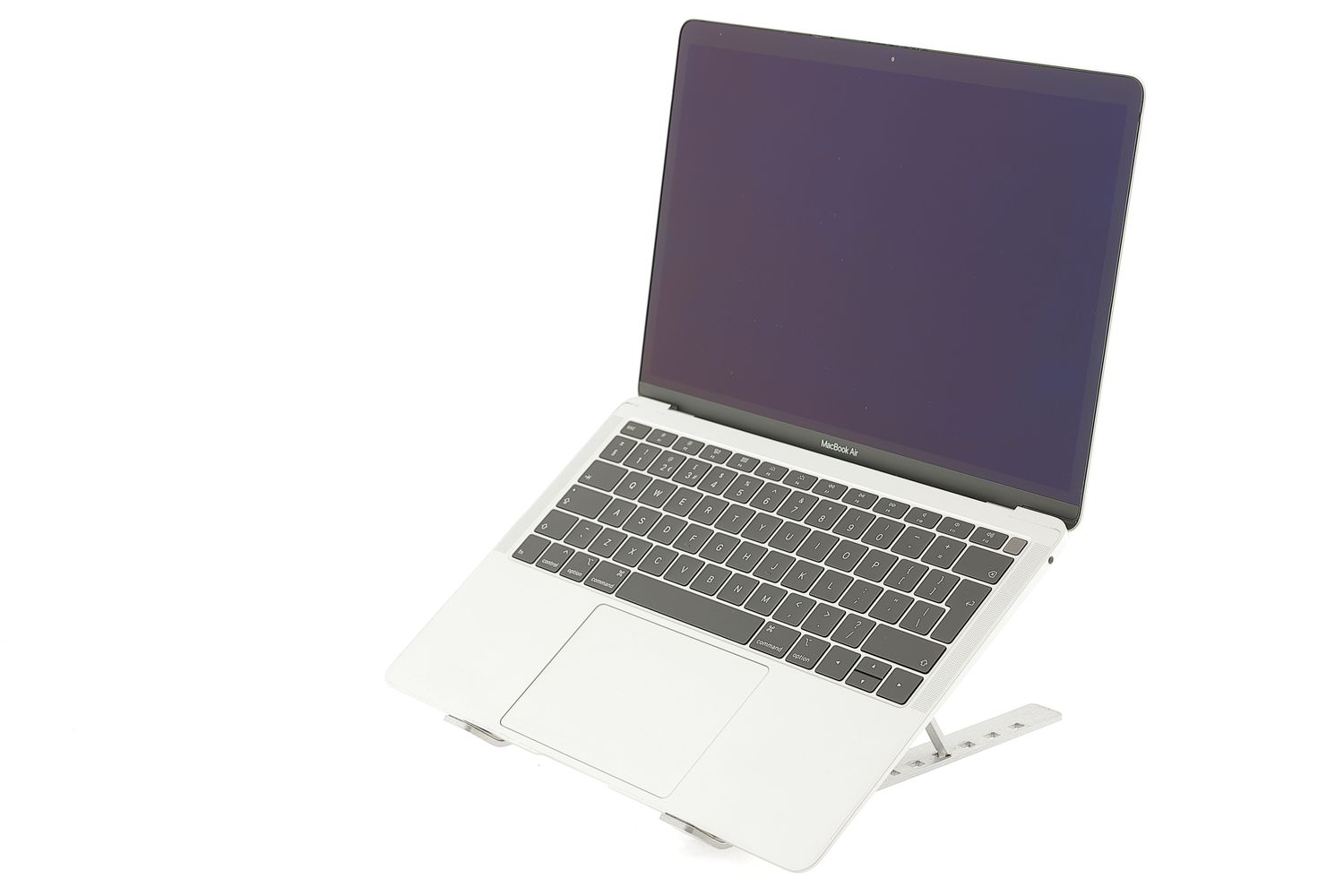 Apple MacBook Air 13″ 2019, i5 1.6 GHz, 8 GB, Intel UHD Graphics 617 256 GB Silver - Отлично