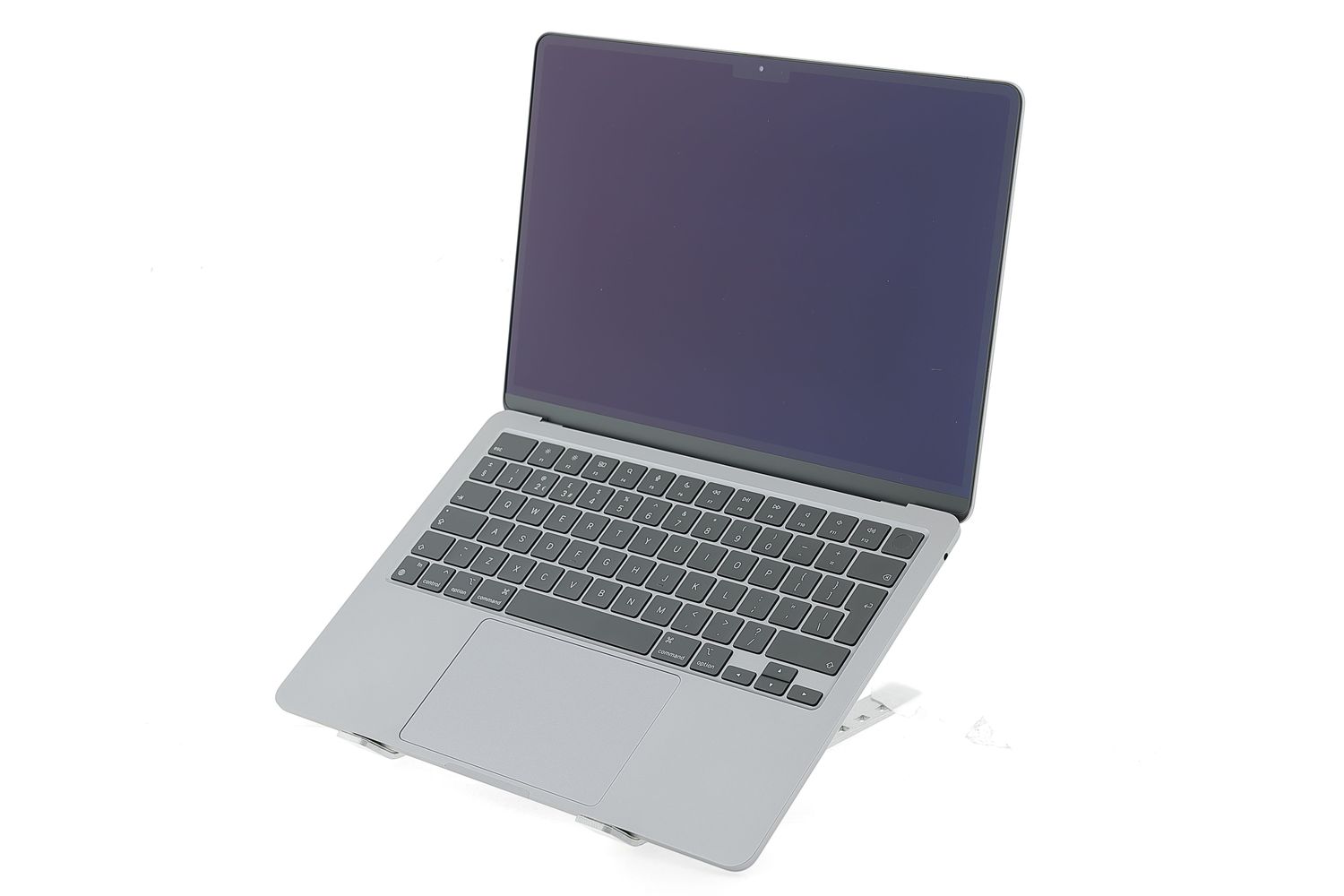 Apple MacBook Air 13″ 2022, M2 8 Cores, 16 GB, 10 core GPU 512 GB Space Gray - Много добро