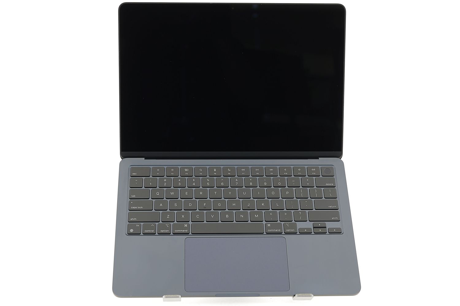 Apple MacBook Air 13″ 2022, M2 8 Cores, 8 GB, 8 core GPU 256 GB Midnight - Újszerű