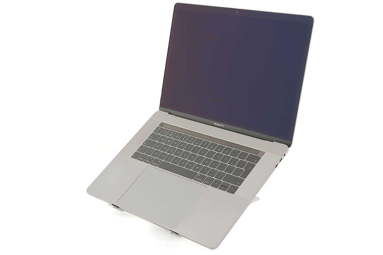 Apple MacBook Pro 15″ Touch Bar 2019, i7 2.6 GHz, 16 GB, AMD Radeon Pro 555X 256 GB Space Gray - Excelent