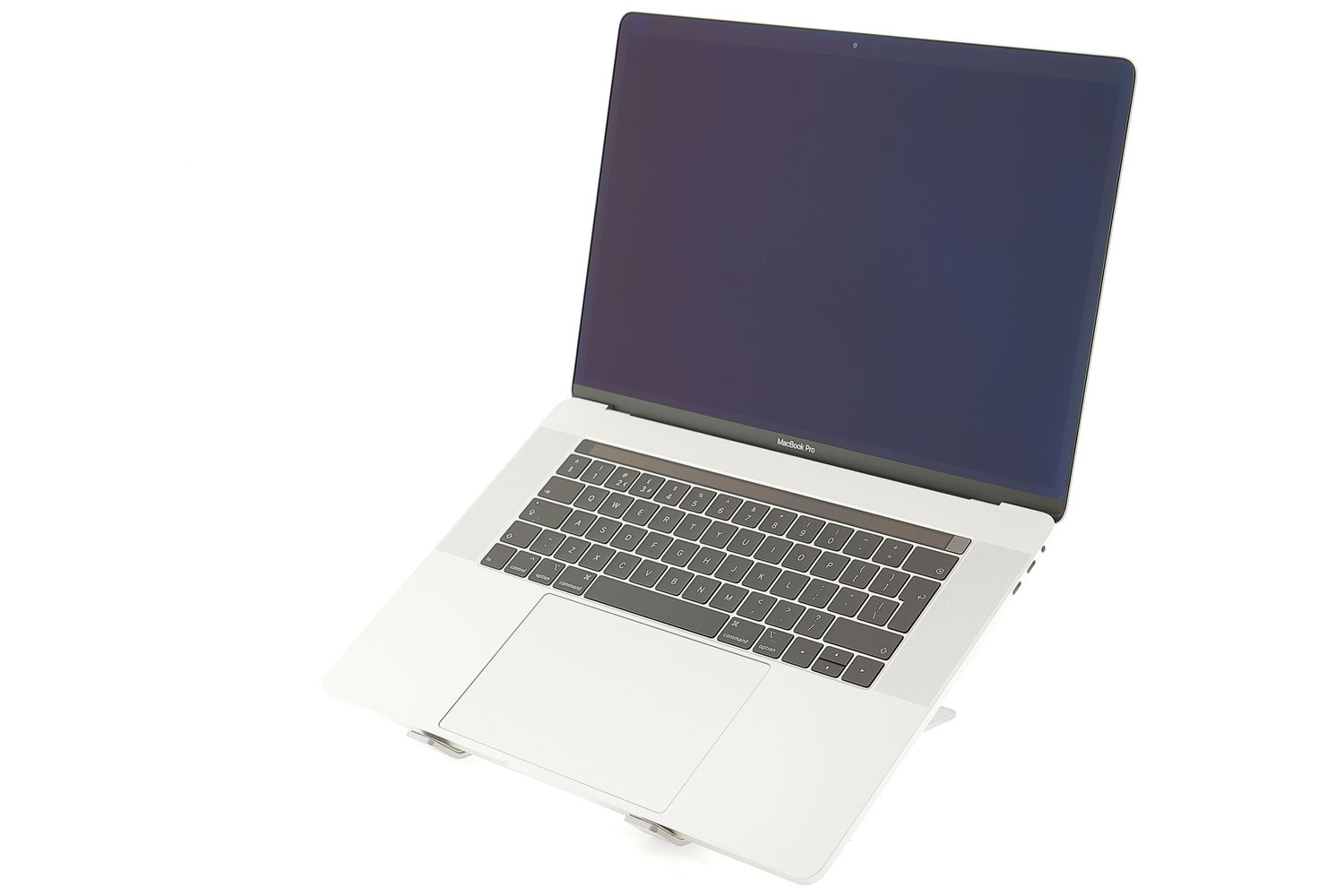 Apple MacBook Pro 15″ Touch Bar 2018, i7 2.2 GHz, 16 GB, AMD Radeon Pro 555X 256 GB Silver - Ca nou