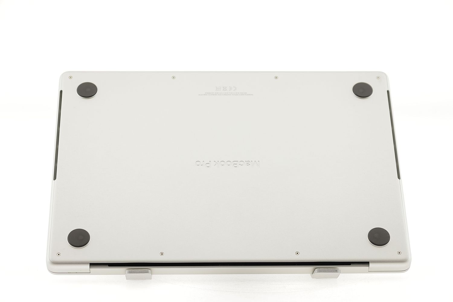 Apple MacBook Pro 14″ 2023, M2 Pro 10 Cores, 16 GB, 16 core GPU 512 GB Silver - Kiváló