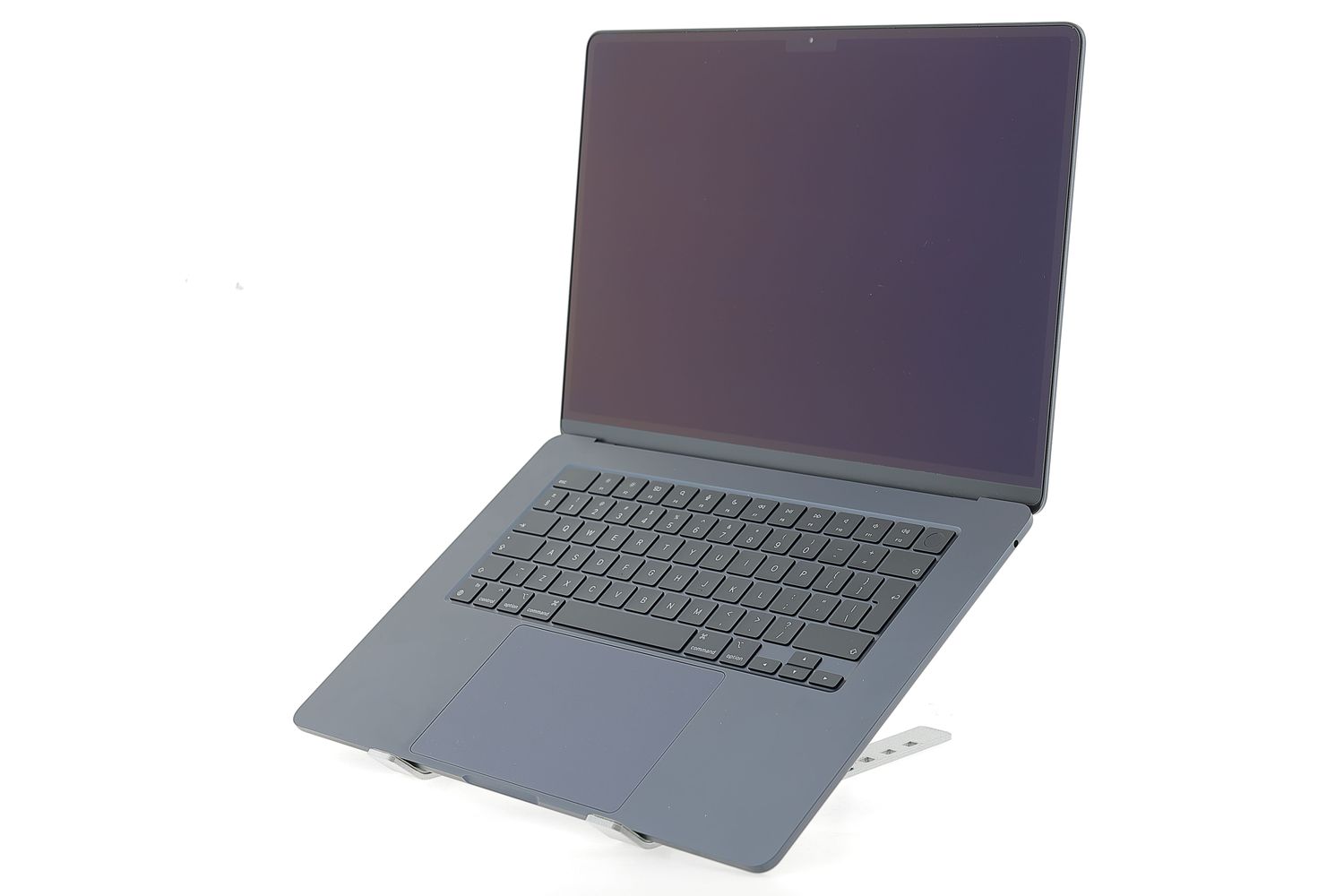 Apple MacBook Air 15″ 2023, M2 8 Cores, 8 GB, 10 core GPU 256 GB Midnight - Nagyon jó