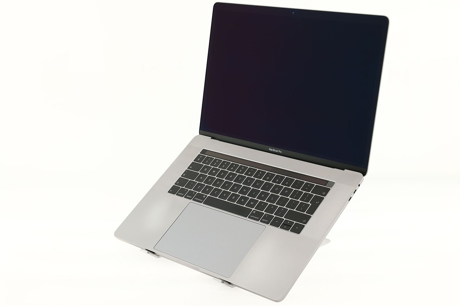 Apple MacBook Pro 15″ Touch Bar 2018, i7 2.2 GHz, 16 GB, AMD Radeon Pro 555X 512 GB Space Gray - Foarte bun