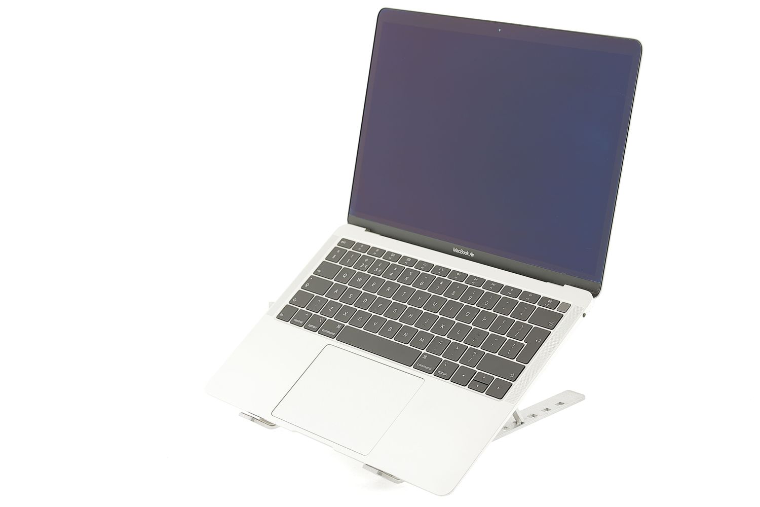 Apple MacBook Air 13″ 2019, i5 1.6 GHz, 8 GB, Intel UHD Graphics 617 128 GB Silver - Foarte bun