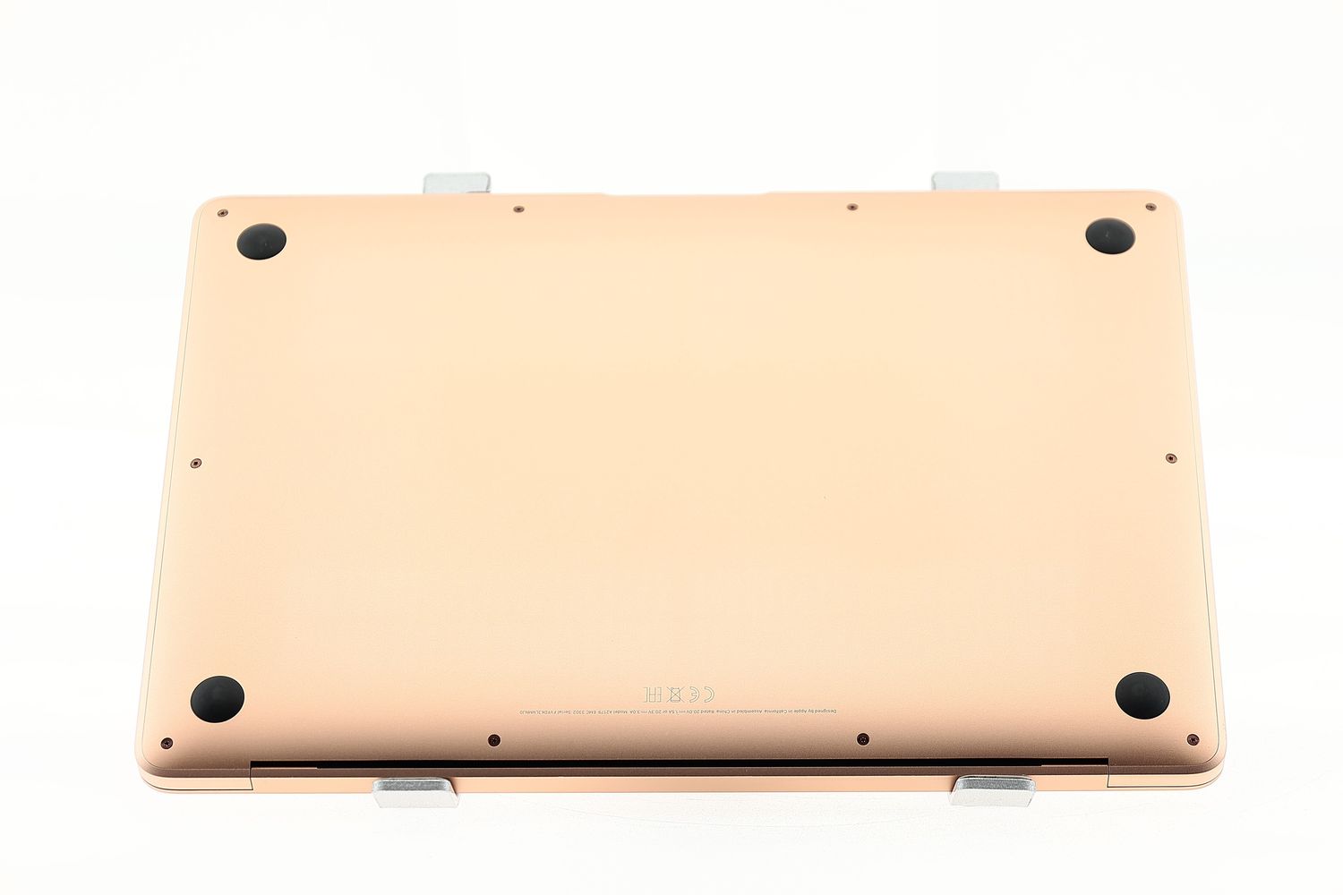 Apple MacBook Air 13″ 2020, i5 1.1 GHz, 8 GB, Intel Iris Plus 256 GB Gold - Отлично