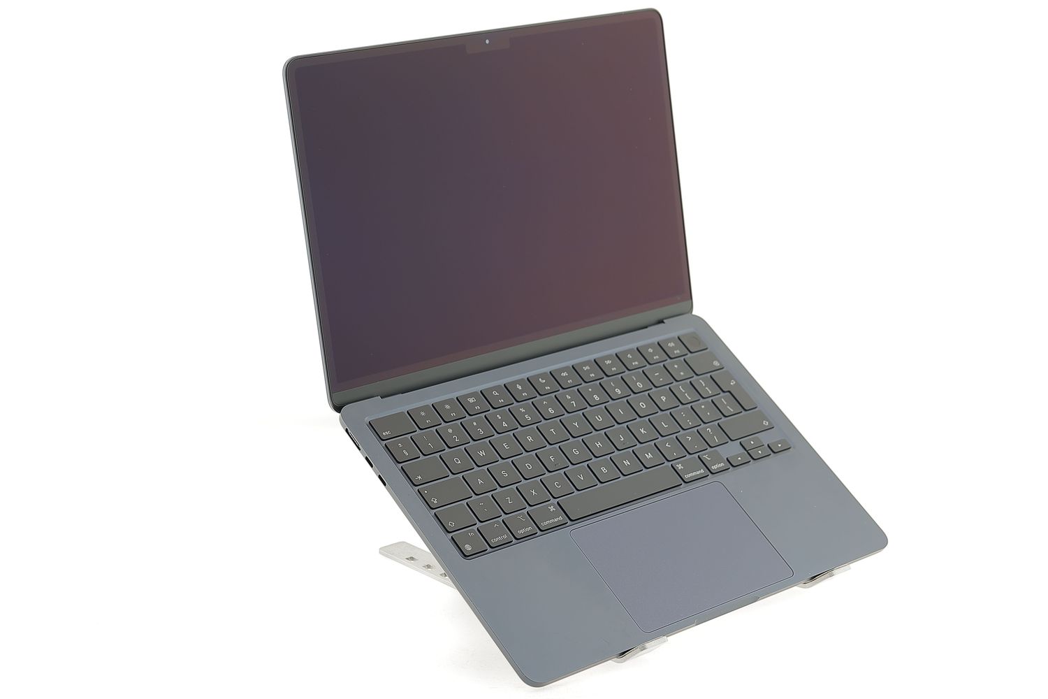 Apple MacBook Air 13″ 2022, M2 8 Cores, 16 GB, 8 core GPU 256 GB Midnight - Като нов