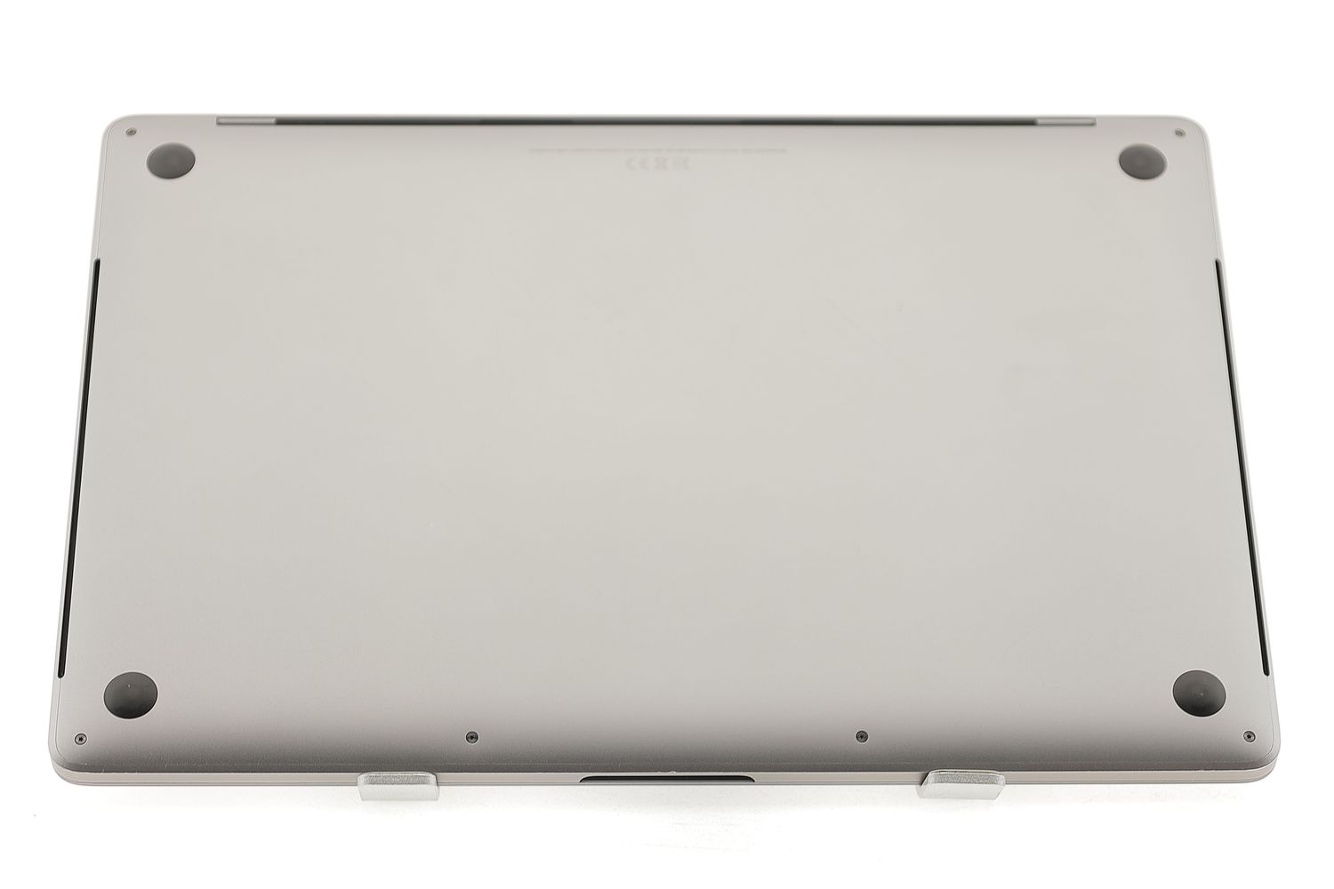 Apple MacBook Pro 15″ Touch Bar 2019, i9 2.4 GHz, 32 GB, AMD Radeon Pro 560x 512 GB Space Gray - Excelent