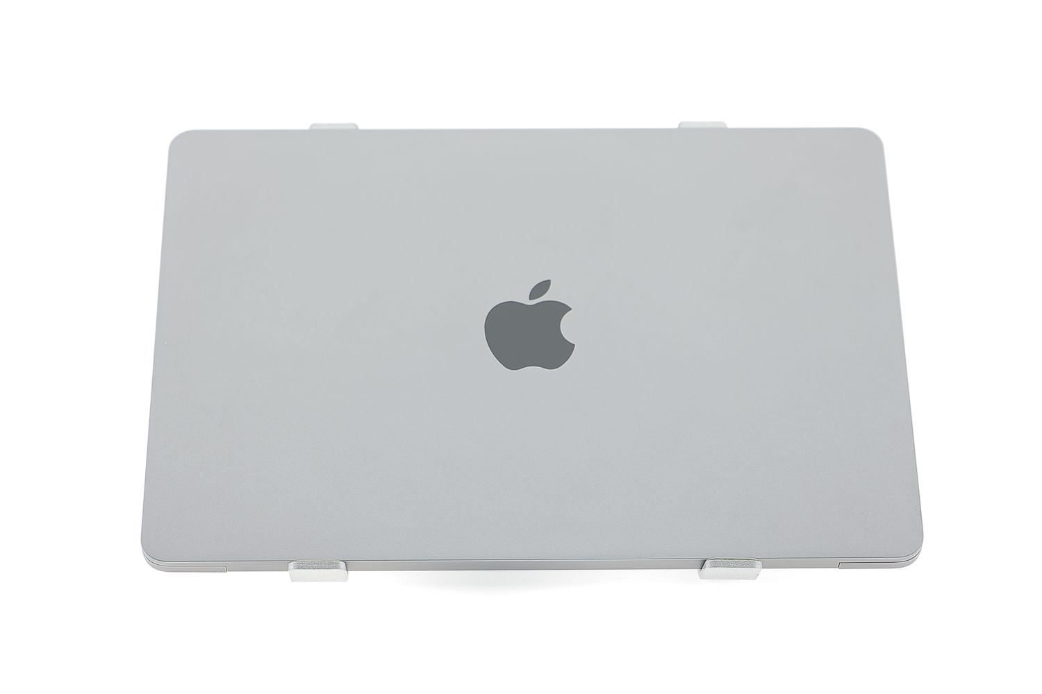 Apple MacBook Air 13″ 2022, M2 8 Cores, 8 GB, 8 core GPU 256 GB Space Gray - Като нов
