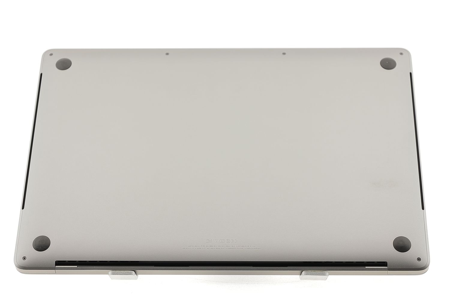 Apple MacBook Pro 15″ Touch Bar 2018, i7 2.2 GHz, 16 GB, AMD Radeon Pro 555X 256 GB Space Gray - Újszerű