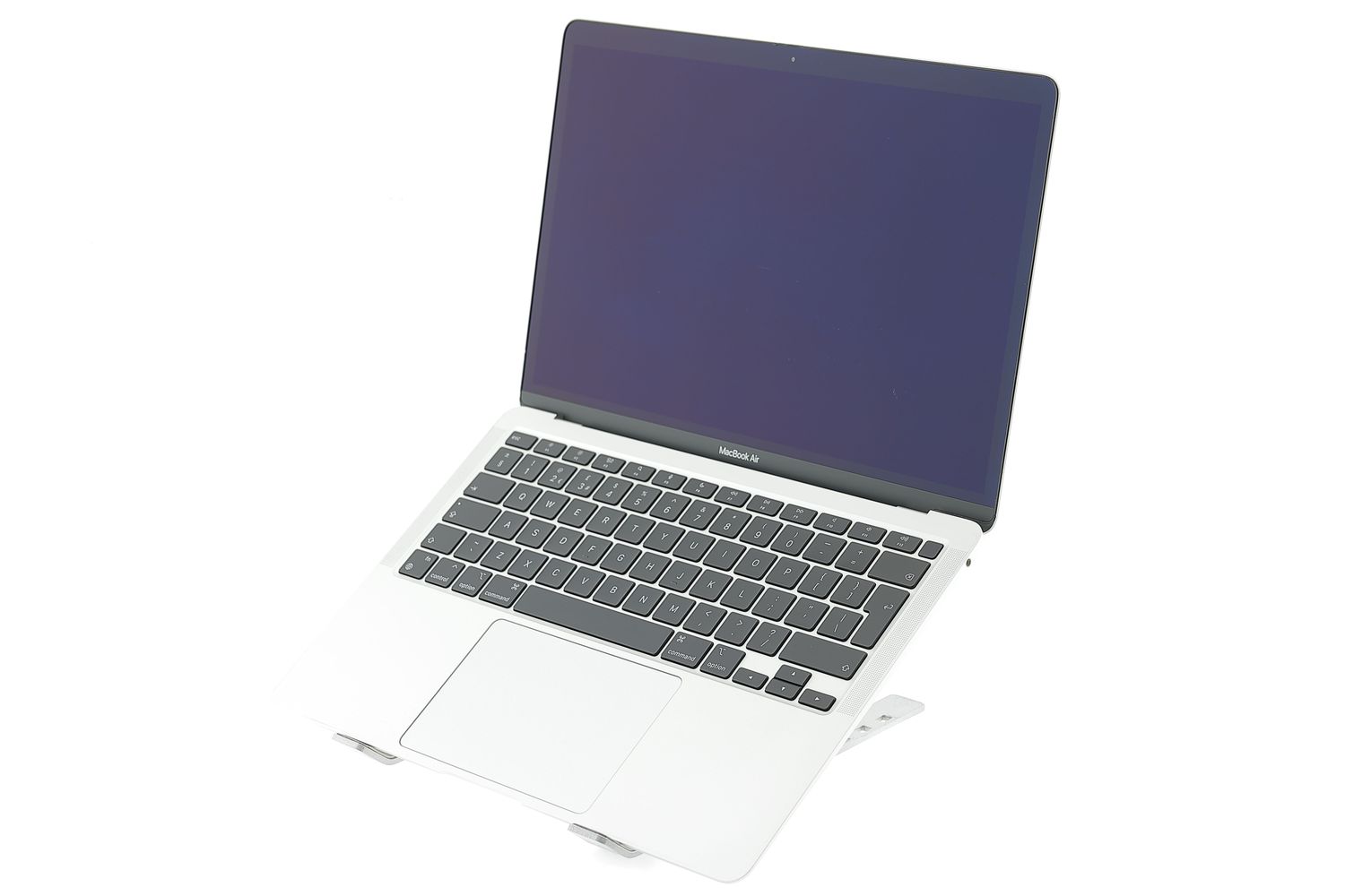 Apple MacBook Air 13″ 2020, i3 1.1 GHz, 8 GB, Intel Iris Plus 256 GB Silver - Ca nou