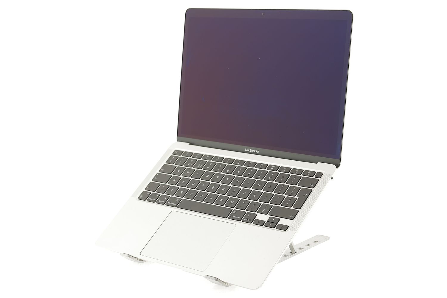 Apple MacBook Air 13″ 2020, i7 1.2 GHz, 16 GB, Intel Iris Plus 256 GB Silver - Ca nou