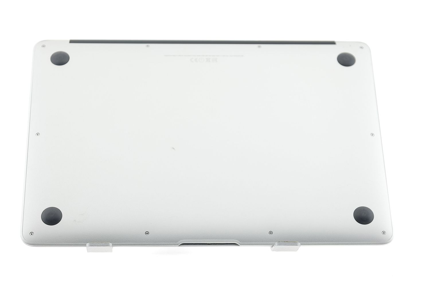 Apple MacBook Air 13″ 2017, i5 1.8 GHz, 8 GB, HD Graphics 6000 128 GB Silver - Много добро