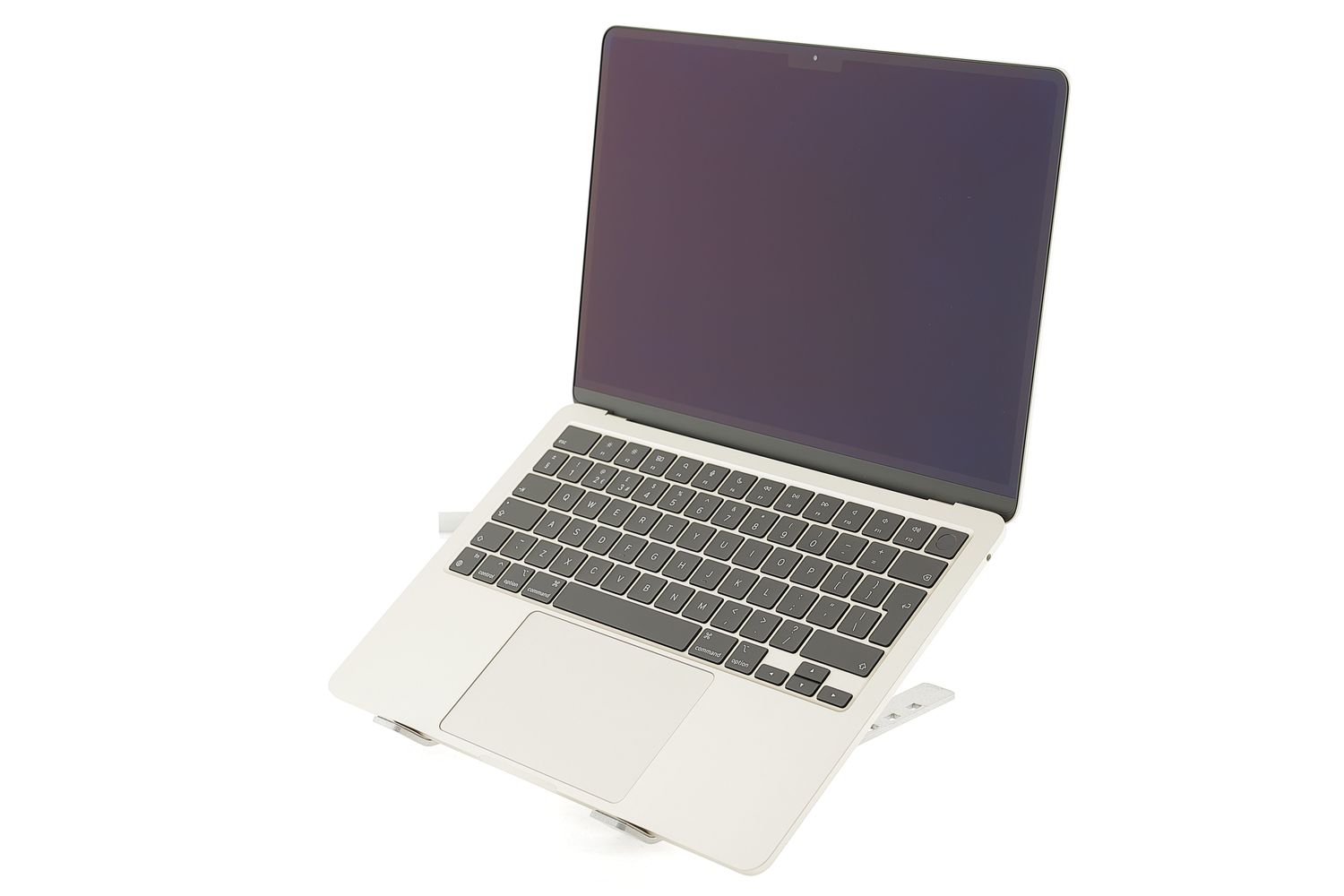 Apple MacBook Air 13″ 2022, M2 8 Cores, 8 GB, 8 core GPU 256 GB Silver - Újszerű