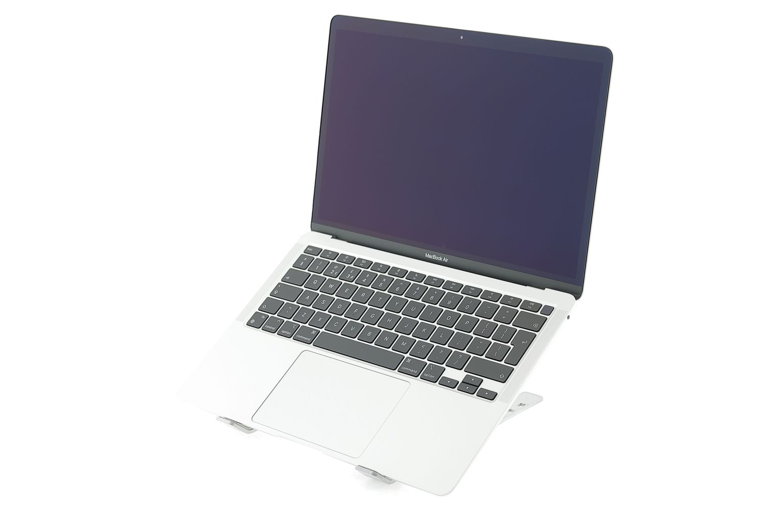 Apple MacBook Air 13″ 2020, M1 8 Cores, 8 GB, 7 core GPU 256 GB Silver - Kiváló