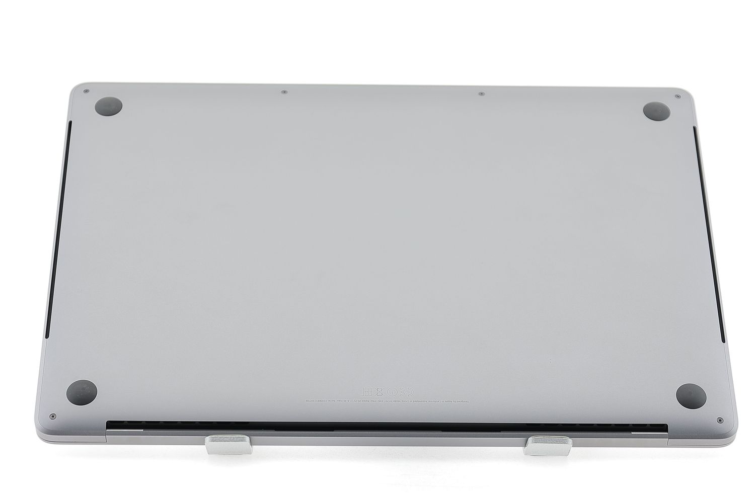Apple MacBook Pro 15″ Touch Bar 2017, i7 2.9 GHz, 16 GB, AMD Radeon Pro 560 512 GB Space Gray - Újszerű