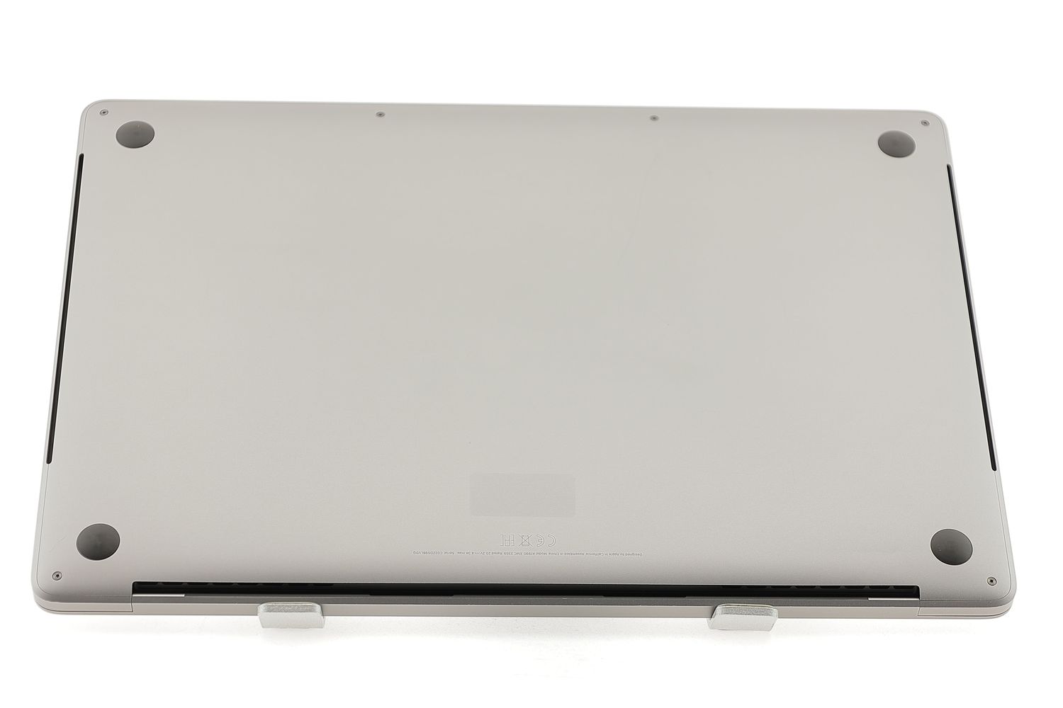 Apple MacBook Pro 15″ Touch Bar 2019, i7 2.6 GHz, 32 GB, AMD Radeon Pro 555X 256 GB Space Gray - Foarte bun