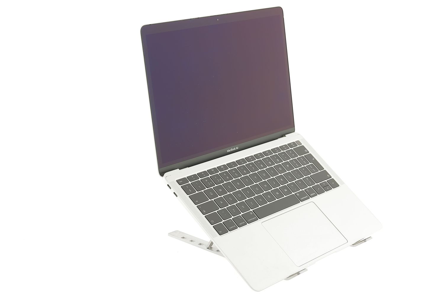 Apple MacBook Air 13″ 2019, i5 1.6 GHz, 8 GB, Intel UHD Graphics 617 256 GB Silver - Отлично