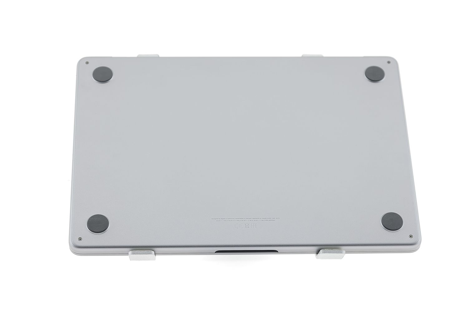 Apple MacBook Air 13″ 2022, M2 8 Cores, 8 GB, 8 core GPU 256 GB Space Gray - Újszerű