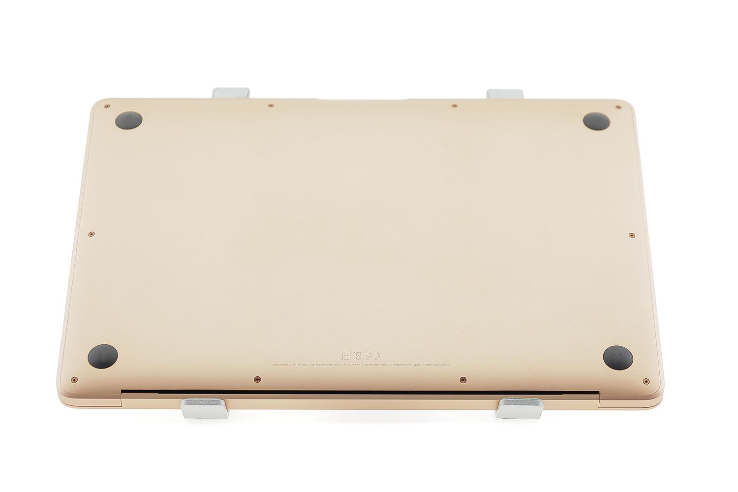 Apple MacBook Air 13″ 2020, M1 8 Cores, 8 GB, 7 core GPU 256 GB Gold - Отлично