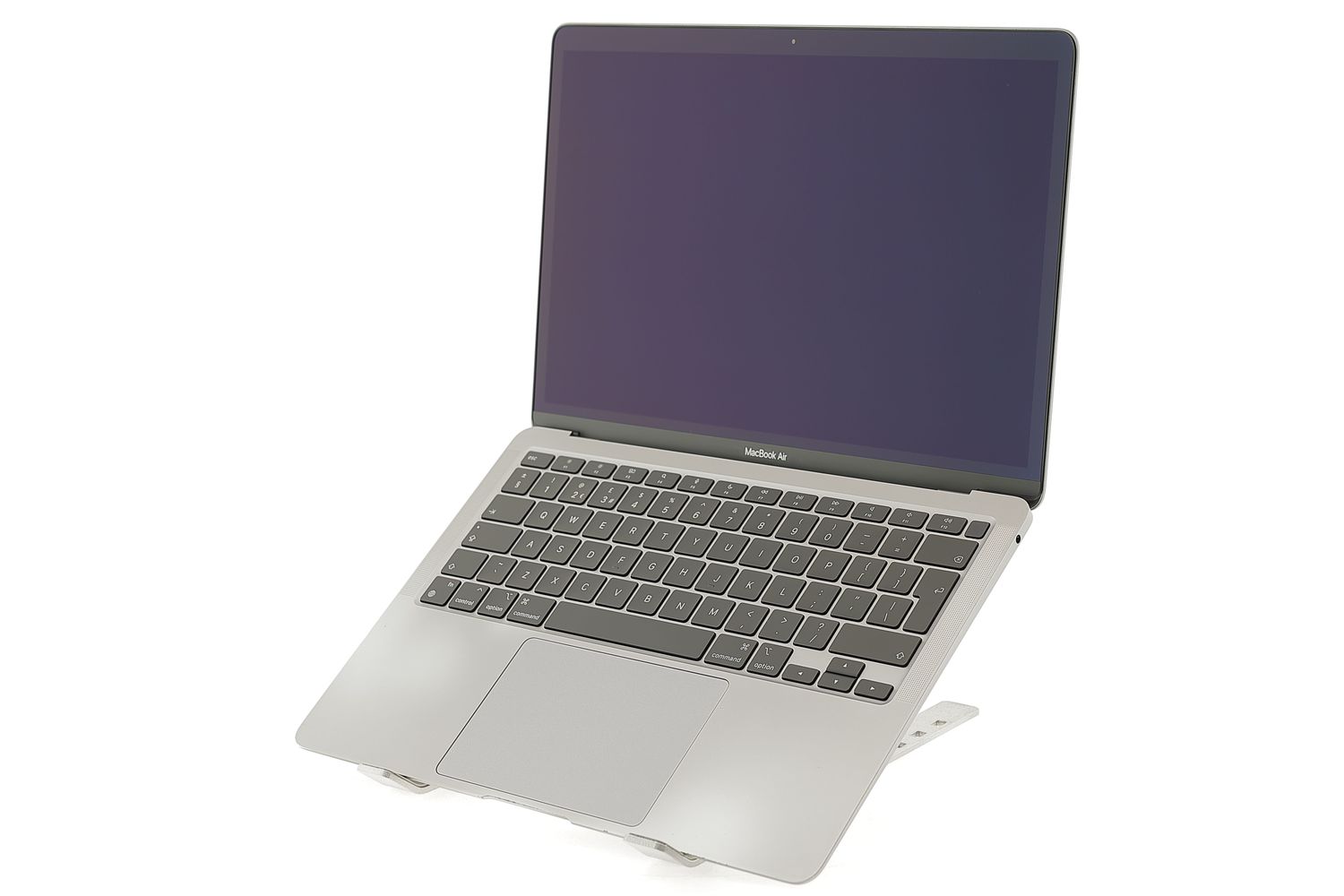 Apple MacBook Air 13″ 2020, i7 1.2 GHz, 8 GB, Intel Iris Plus 256 GB Space Gray - Foarte bun
