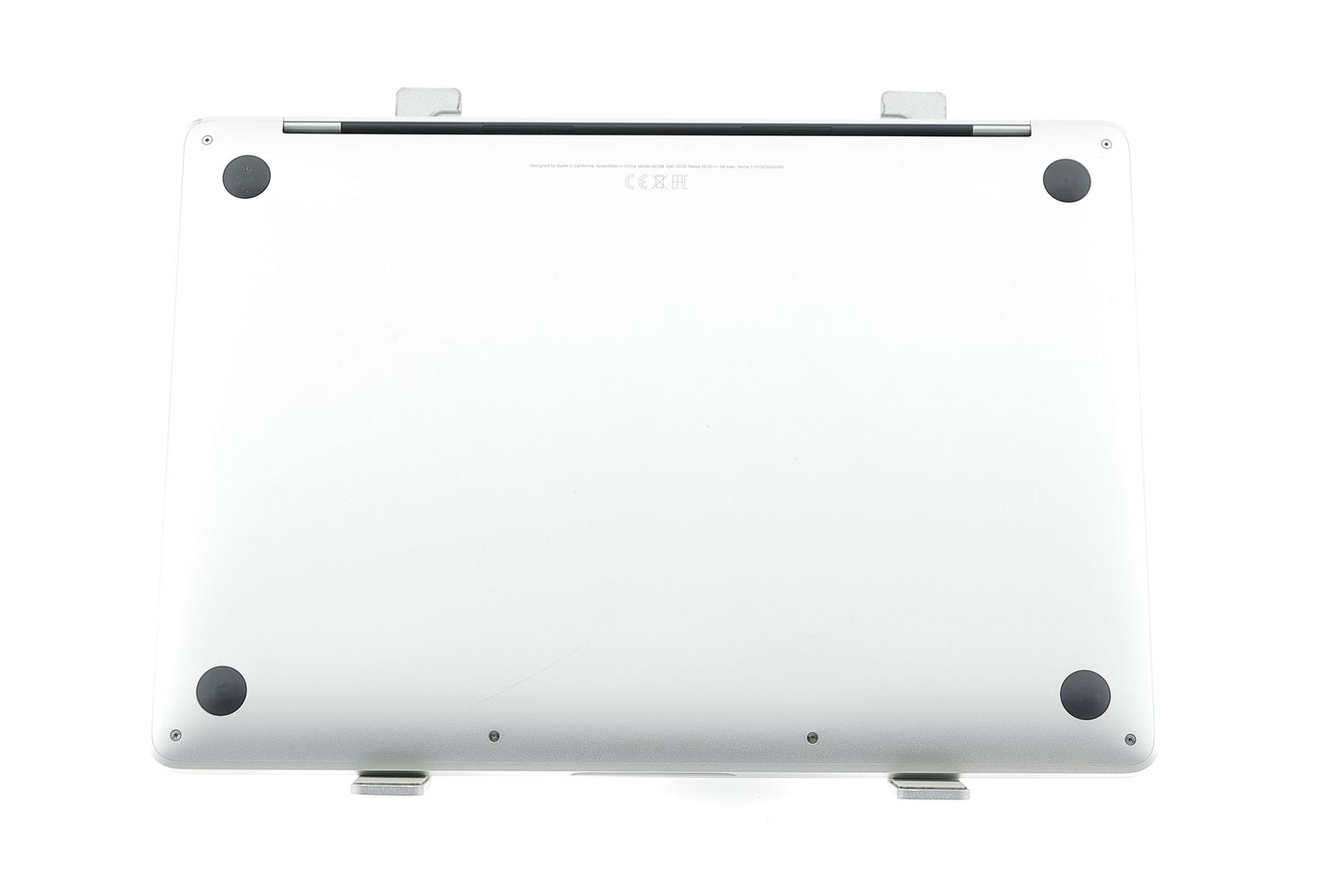 Apple MacBook Pro 13″ 2020, M1 8 Cores, 8 GB, 8 core GPU 256 GB Silver - Kiváló