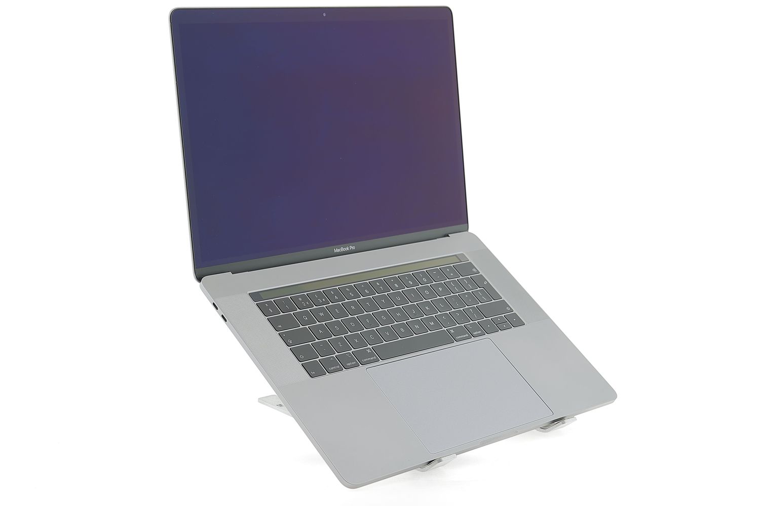 Apple MacBook Pro 15″ Touch Bar 2019, i9 2.3 GHz, 16 GB, AMD Radeon Pro 560X 512 GB Space Gray - Ca nou