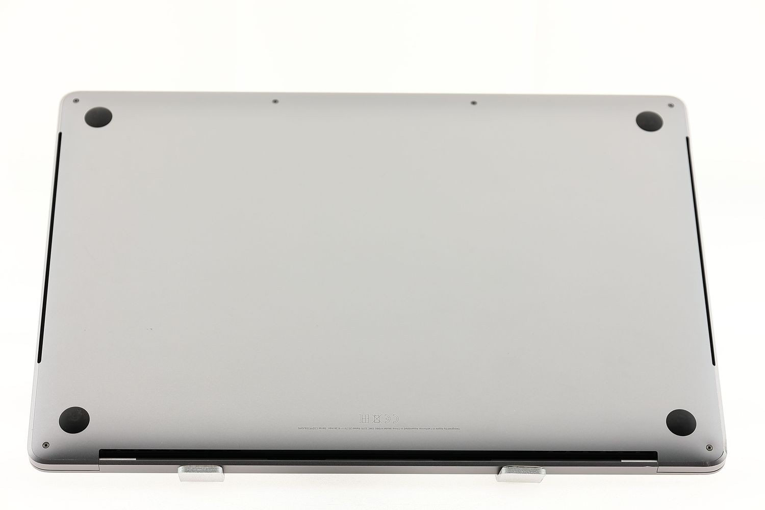 Apple MacBook Pro 15″ Touch Bar 2018, i7 2.2 GHz, 16 GB, AMD Radeon Pro 555X 512 GB Space Gray - Foarte bun